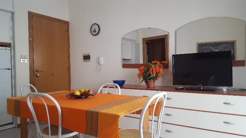 Rivabella Appartamento in condominio *